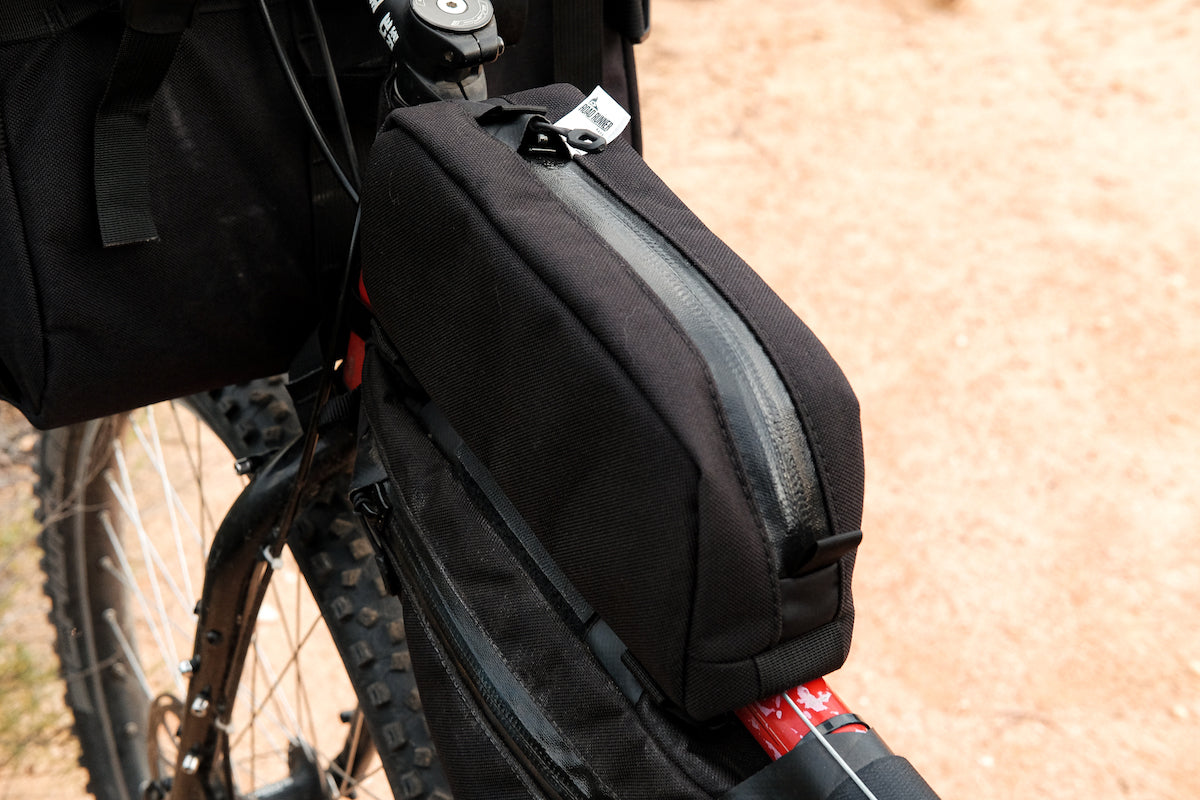 Road Runner Bluff Top Tube Bag 1.5L Bikepacking Tasche