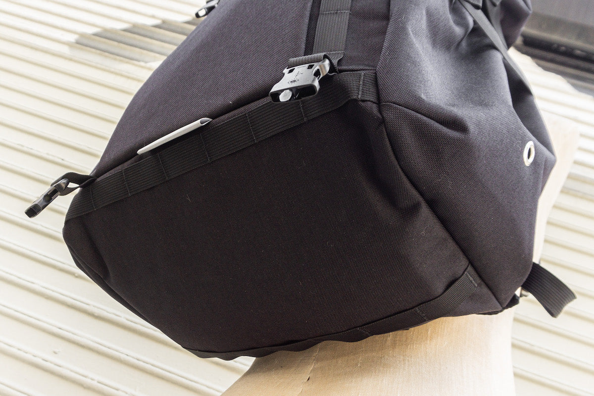 Road Runner Americano Rucksack 59L Schwarz Cordura