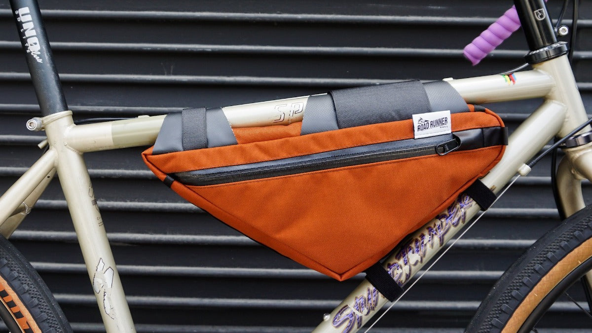 Road Runner Wedge Half Frame Bag Rahmentasche Schwarz 2,5L