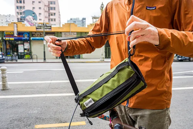Road Runner Universal Schulterriemen Nylon 127 cm YKK