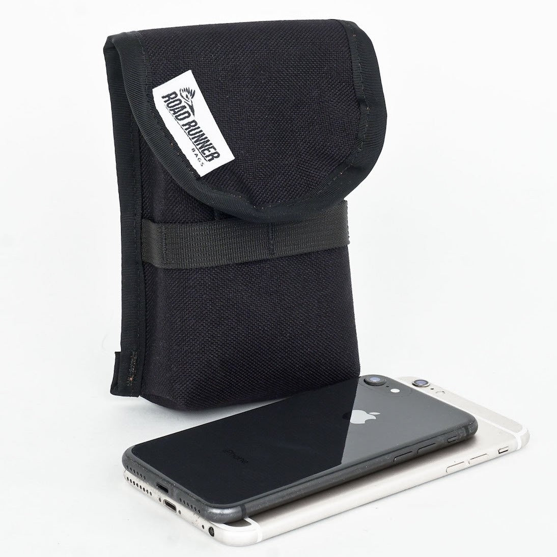 Road Runner Cell Phone Pouch Handytasche Schwarz
