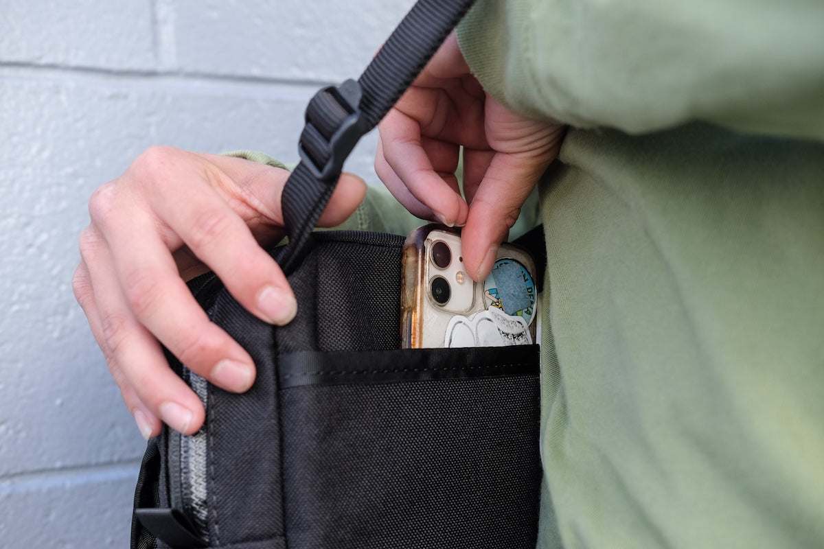 Road Runner EDC Mini Sling 2,25L Schwarz Cordura Kamera