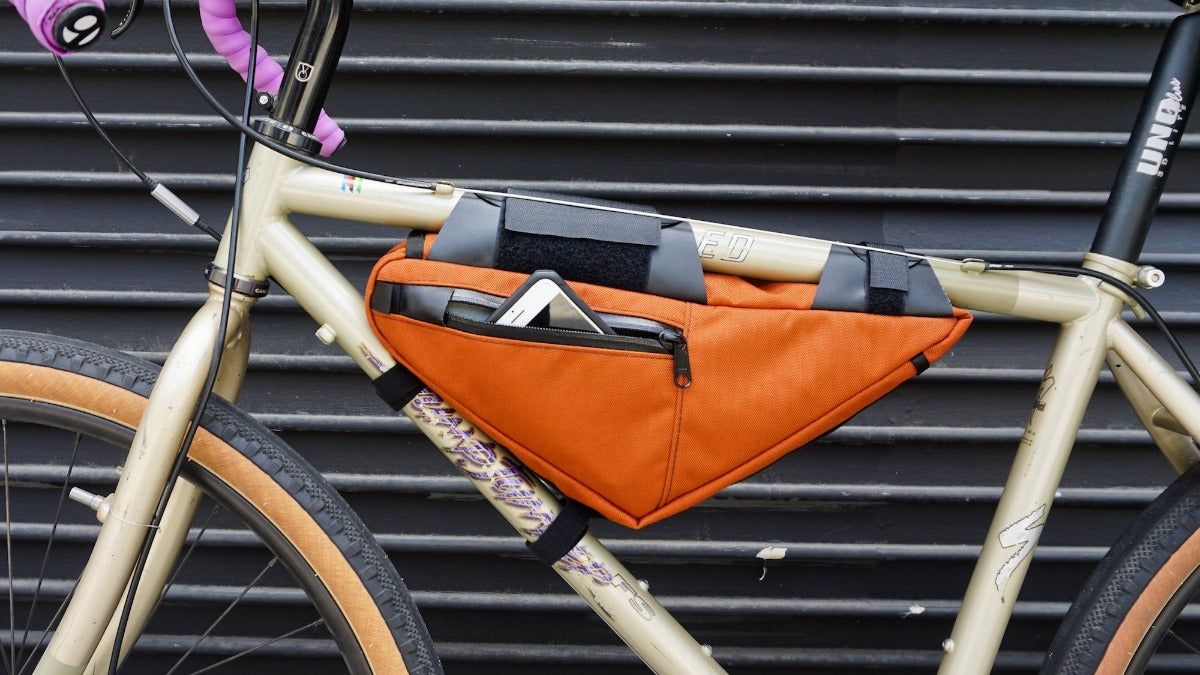 Road Runner Wedge Half Frame Bag Rahmentasche Schwarz 2,5L
