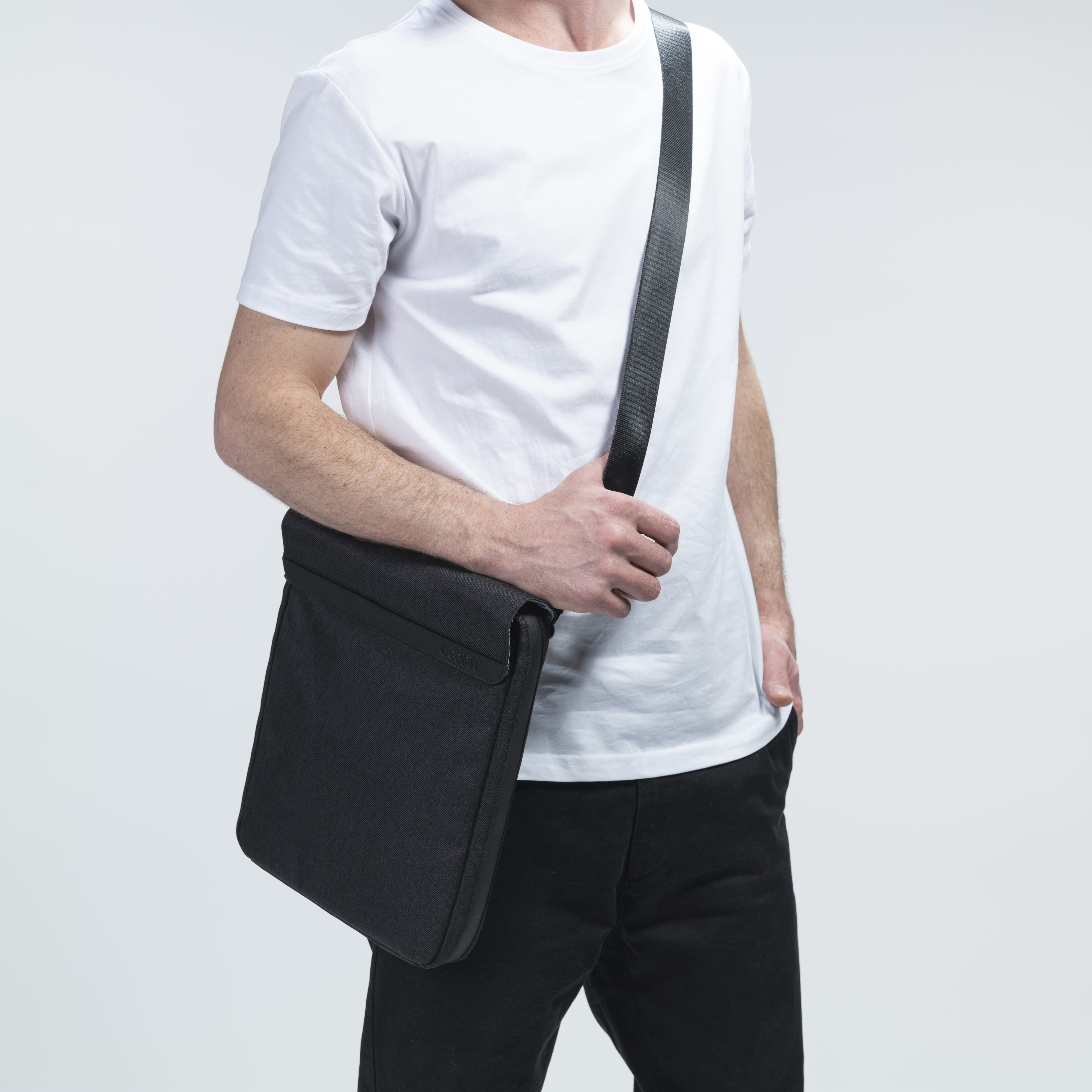 COOPH HelioFlex Tablet Front Bag Tasche Charcoal Black wasserfest