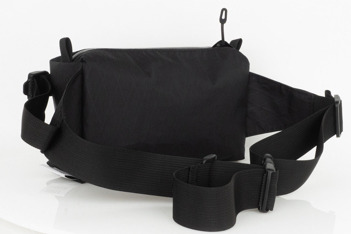 Road Runner Lil Guy Bauchtasche 1,6L Black VX21 XPac leicht