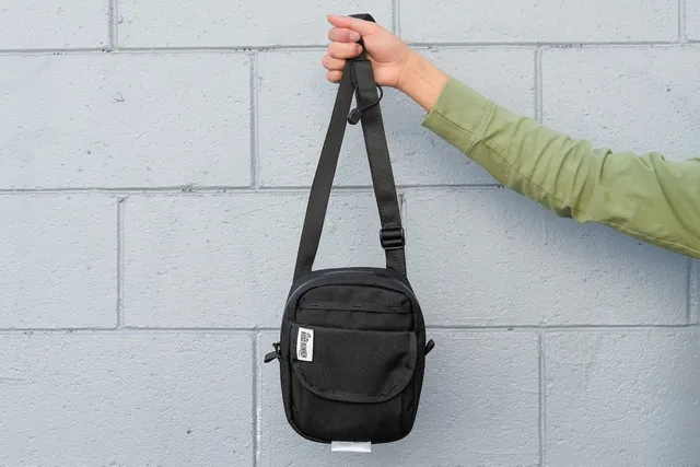 Road Runner EDC Mini Sling 2,25L Schwarz Cordura Kamera