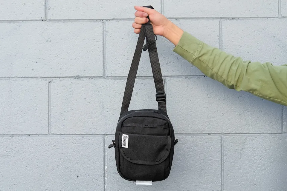Road Runner EDC Mini Sling 2,25L Schwarz Cordura Kamera
