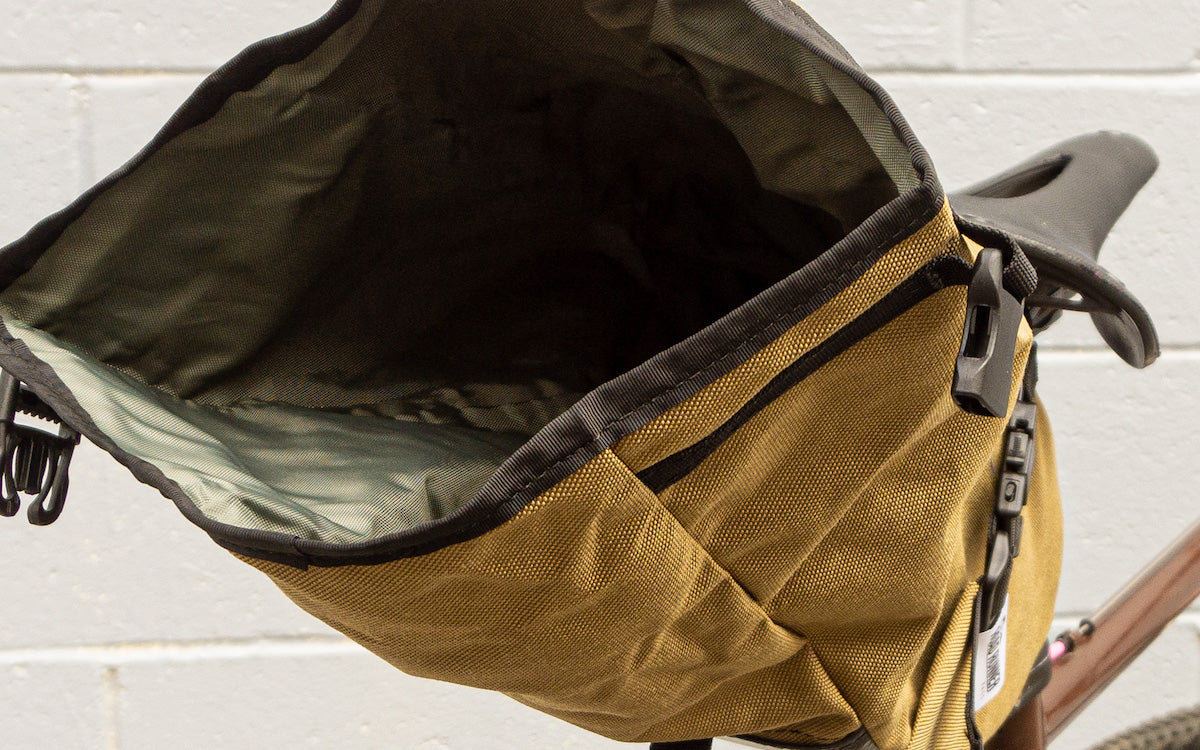 Road Runner Sleeper Satteltasche 6L Schwarz Cordura wasserdicht