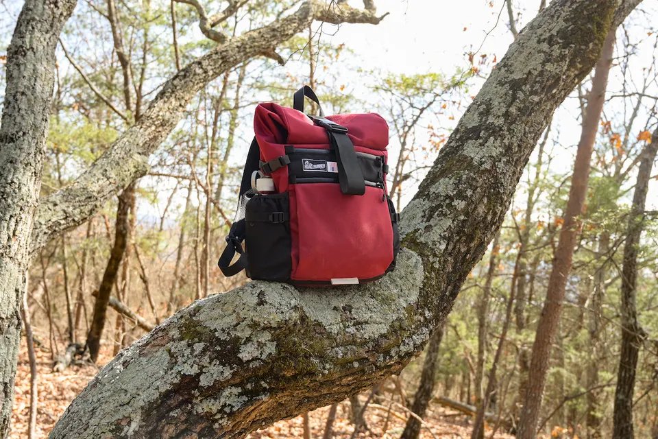 Road Runner Medium Roll Top 22L Rucksack Black Cordura