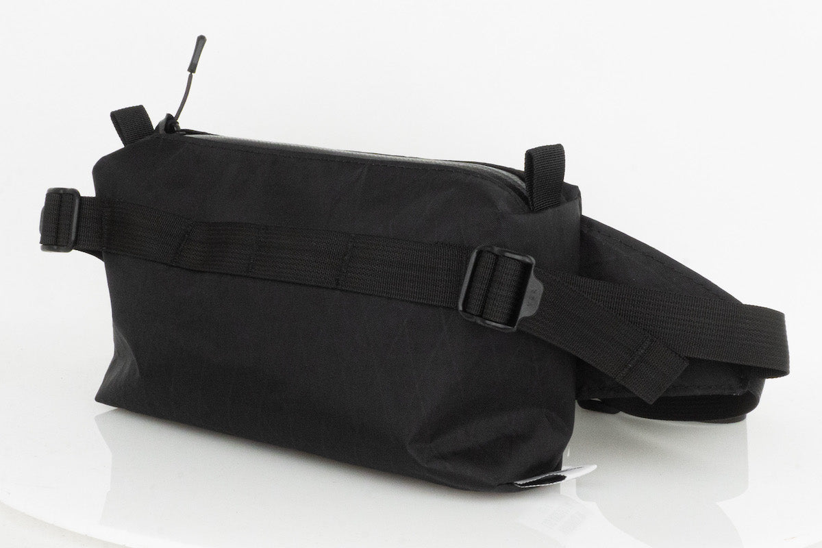 Road Runner Lil Guy Bauchtasche 1,6L Black VX21 XPac leicht