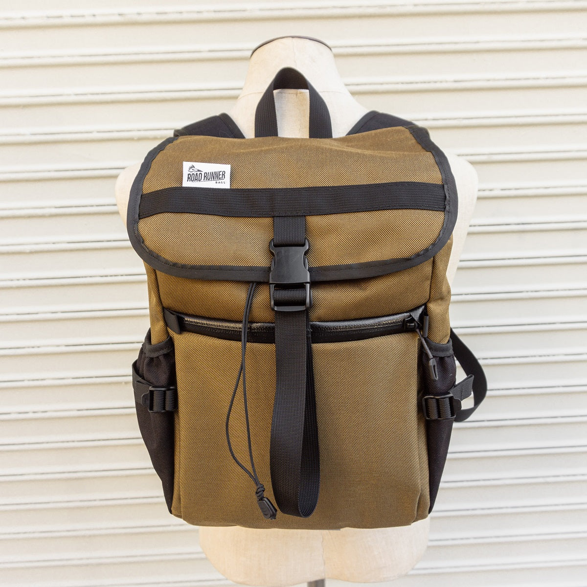 Road Runner Slacker Day Pack Rucksack 13L Schwarz